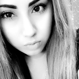 Meet your Posher, Cassandra